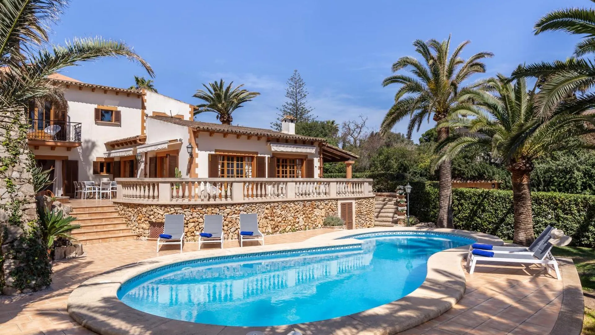 הקונטקטים של Son Servera - 4899 Mallorca